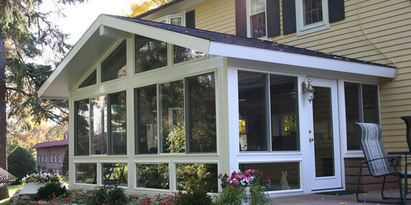 Four-Season-Sunrooms-Image screen porch near me, sunroom addition near me, porch enclosure near me, patio enclosure near me, seasonal sunroom near me
